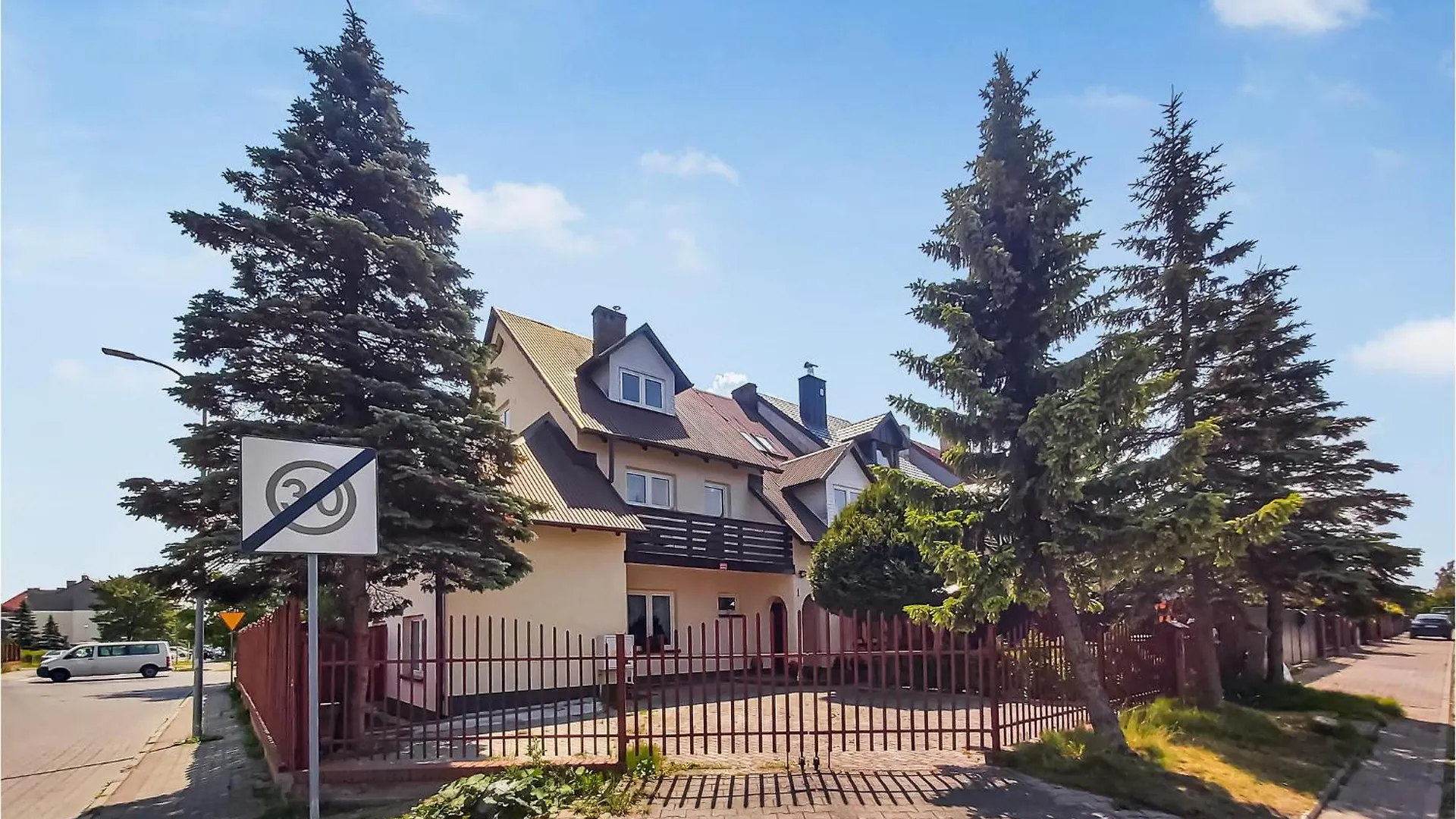 Amazing Apartment In Kolobrzeg With Kitchen 0*,